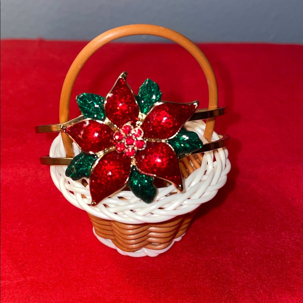 Festive Red and Green Poinsettia Flower Bracelet - Picture 4 of 5